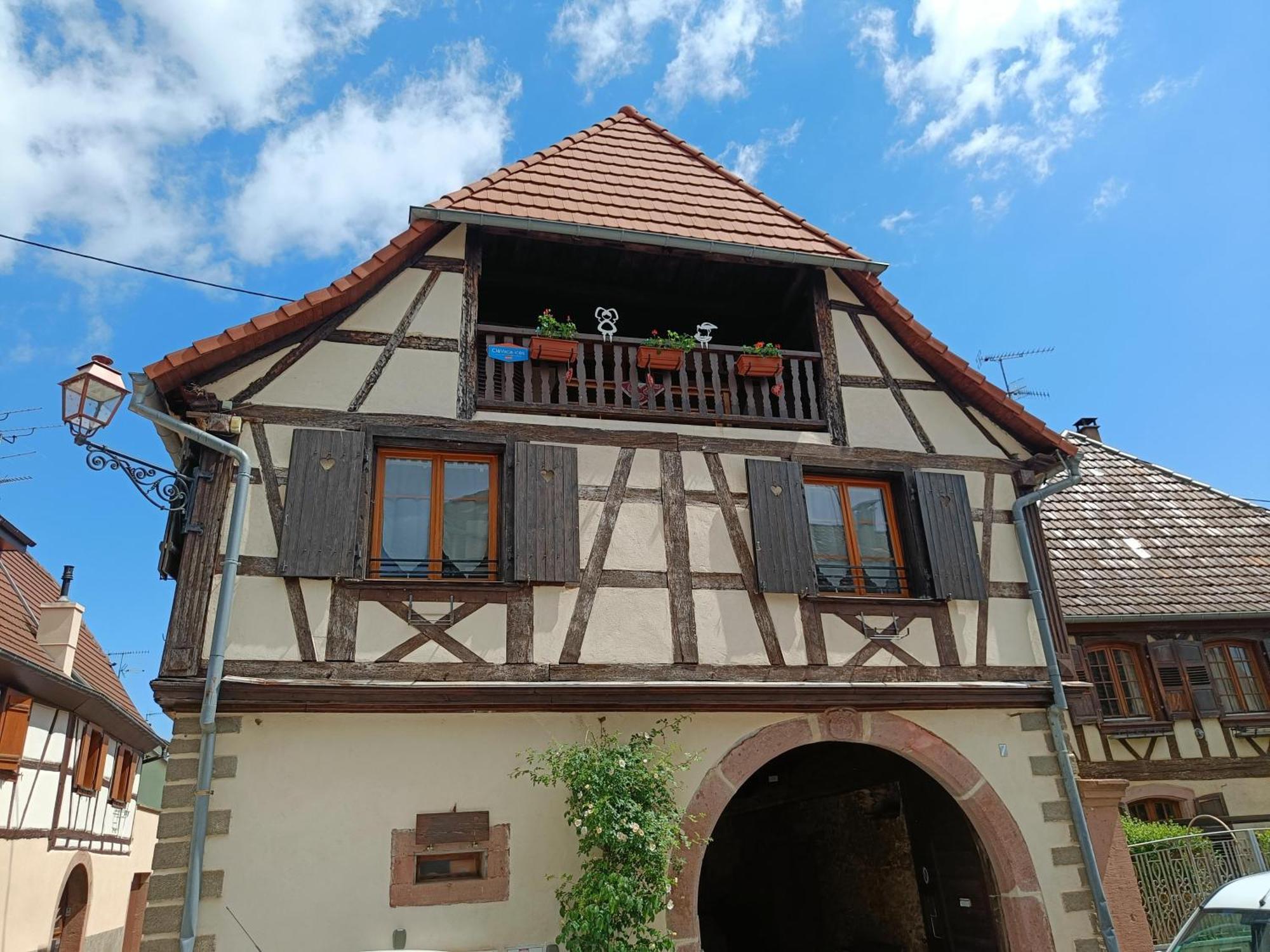Un Balcon Sur Les Toits Apartment Beblenheim Bagian luar foto