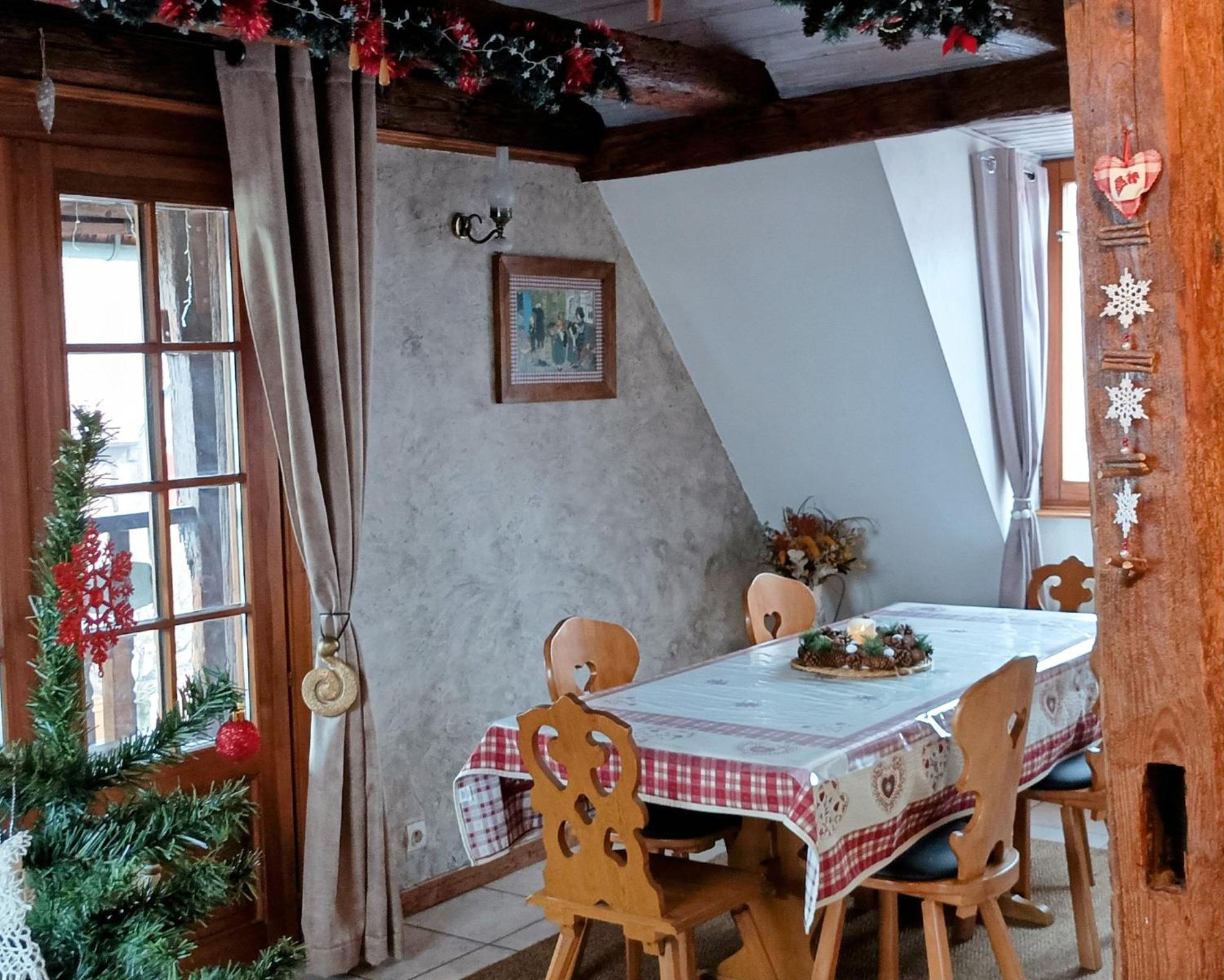 Un Balcon Sur Les Toits Apartment Beblenheim Bagian luar foto